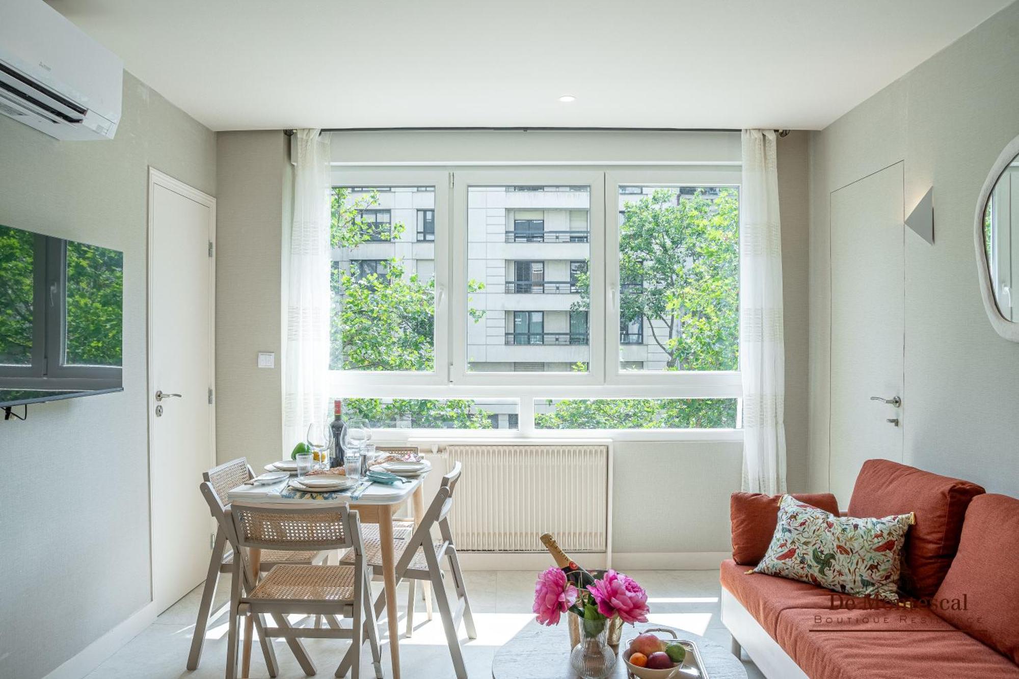 De Montescal - Hot Tub And Ac Cosy Apartment A Prime Location 40M2 Paris Exterior photo