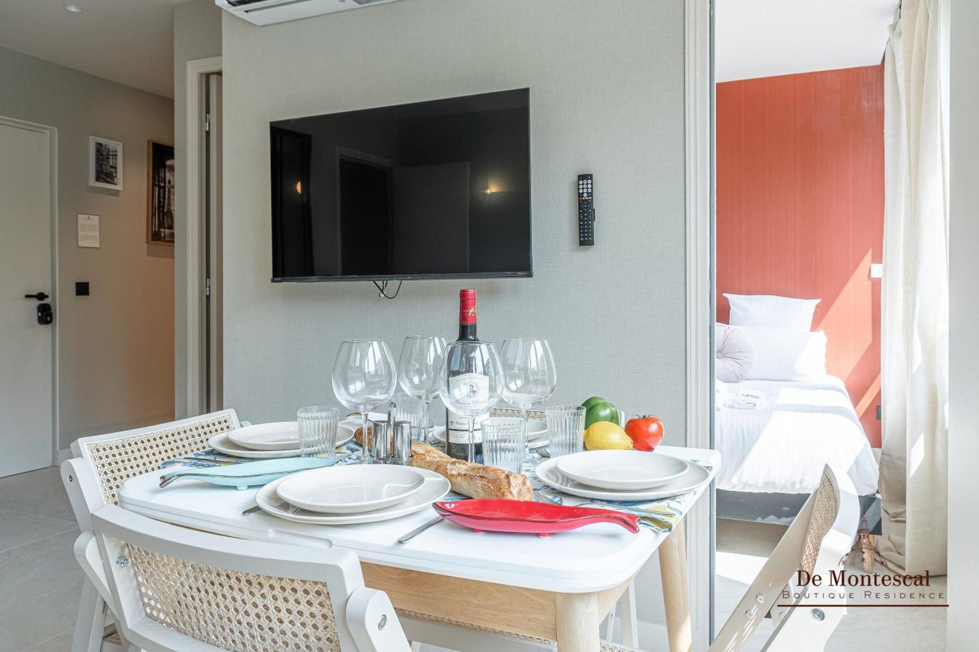 De Montescal - Hot Tub And Ac Cosy Apartment A Prime Location 40M2 Paris Exterior photo
