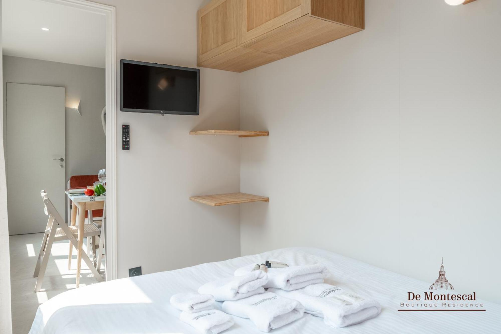 De Montescal - Hot Tub And Ac Cosy Apartment A Prime Location 40M2 Paris Exterior photo