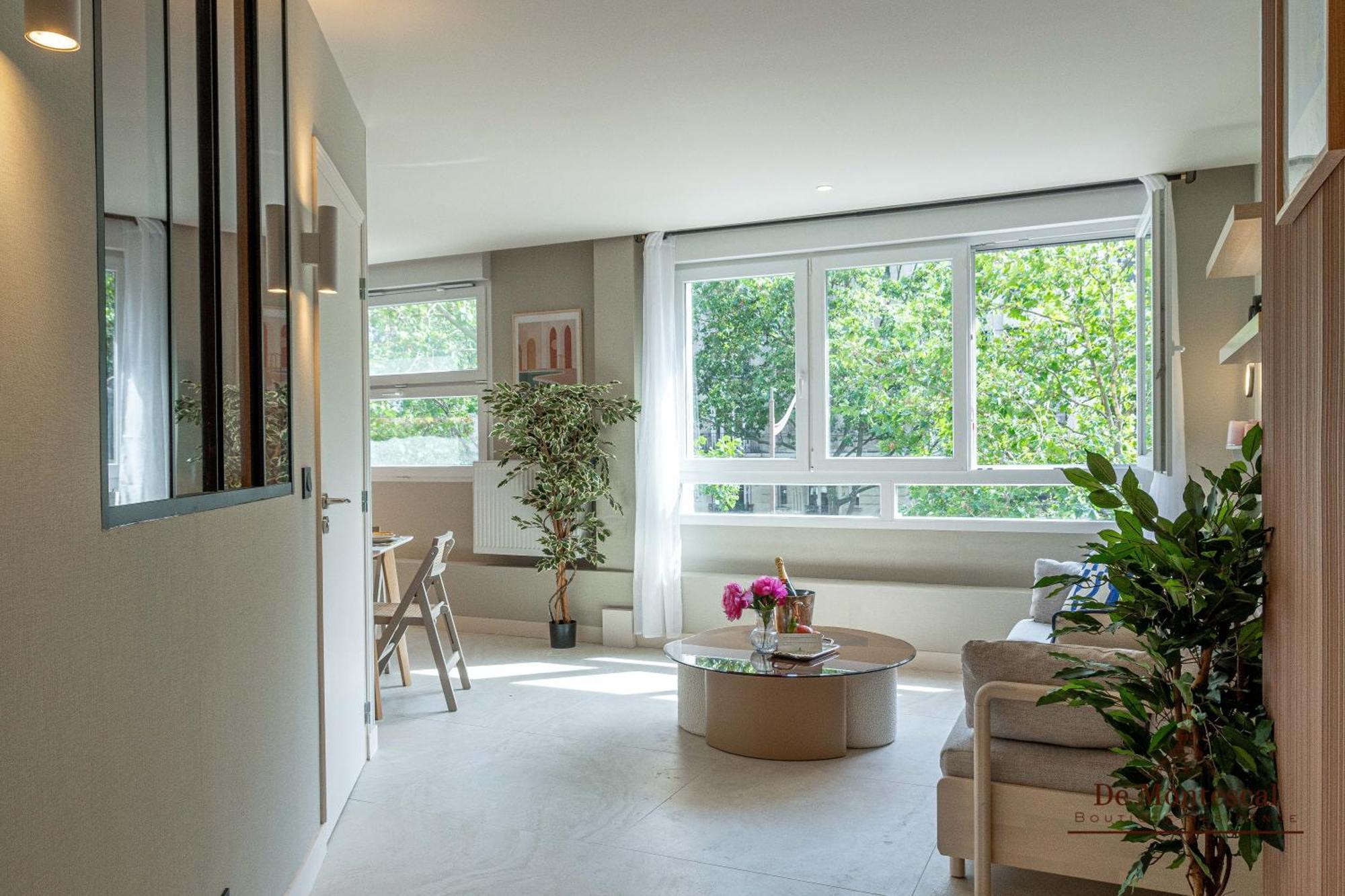 De Montescal - Hot Tub And Ac Cosy Apartment A Prime Location 40M2 Paris Exterior photo