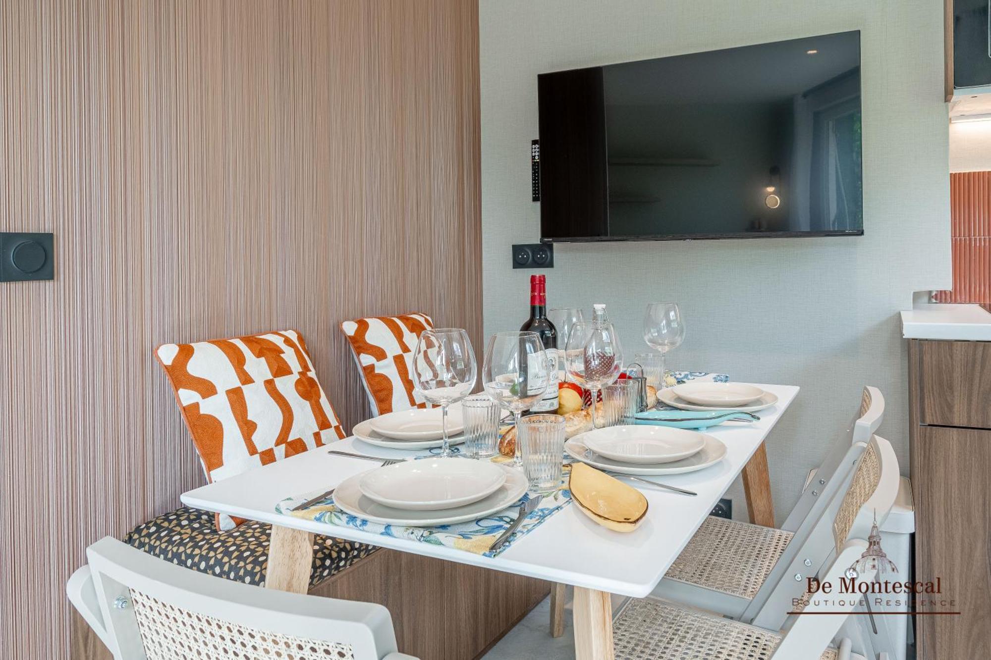 De Montescal - Hot Tub And Ac Cosy Apartment A Prime Location 40M2 Paris Exterior photo