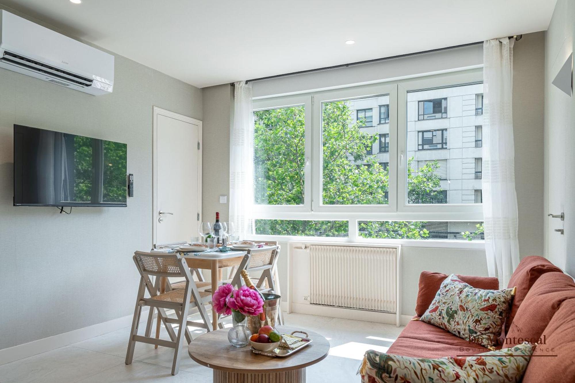 De Montescal - Hot Tub And Ac Cosy Apartment A Prime Location 40M2 Paris Exterior photo