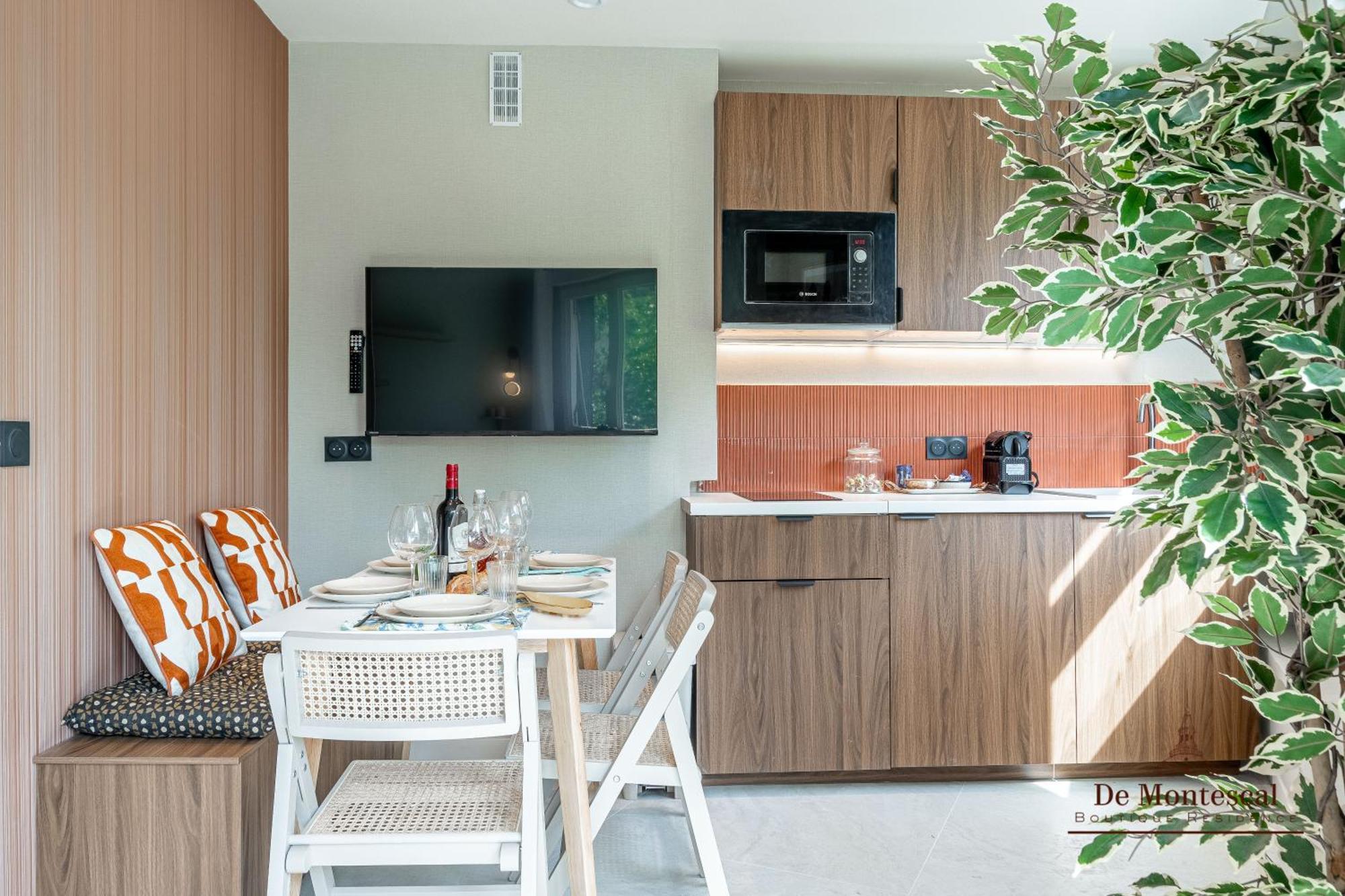De Montescal - Hot Tub And Ac Cosy Apartment A Prime Location 40M2 Paris Exterior photo