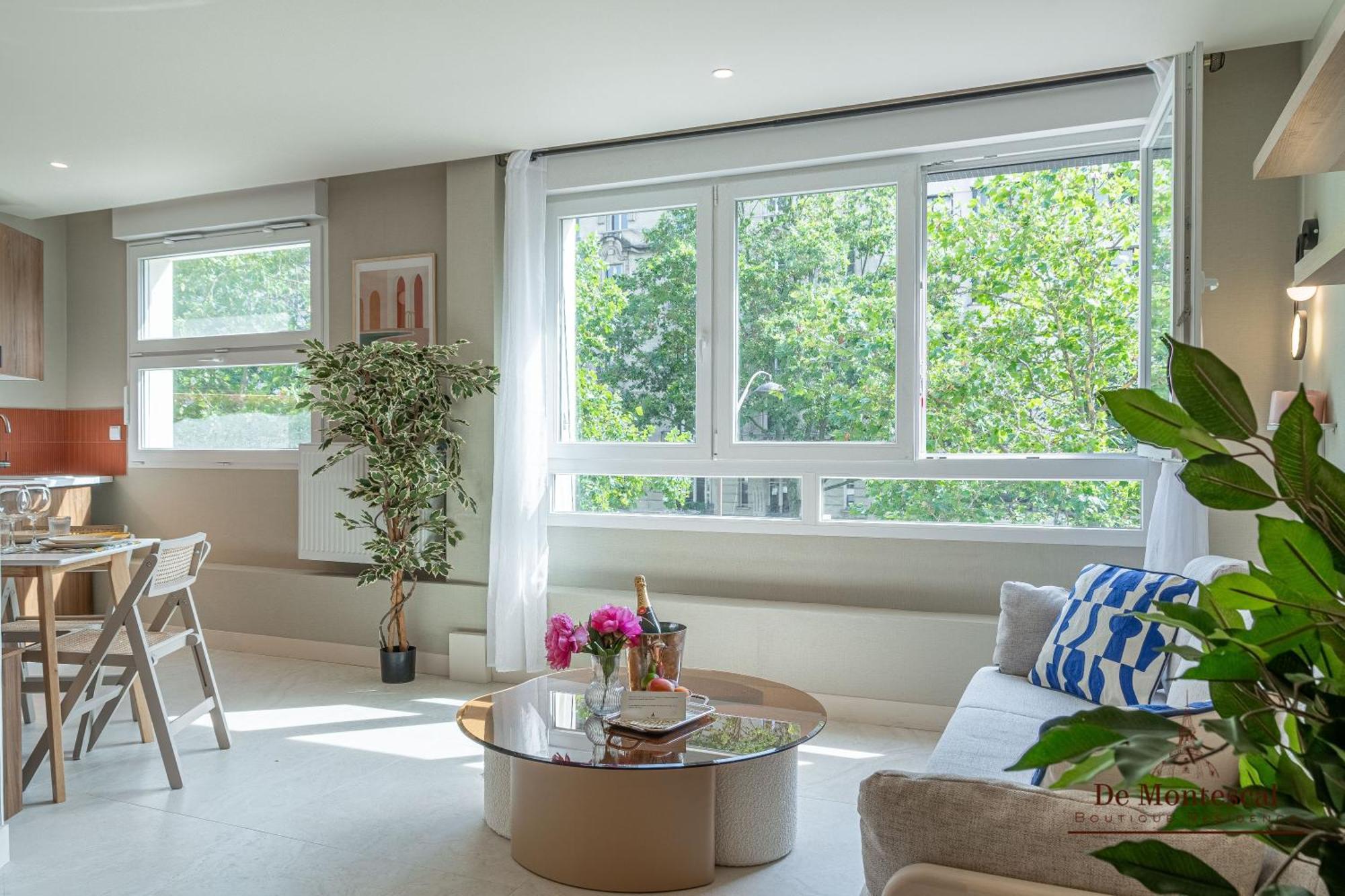 De Montescal - Hot Tub And Ac Cosy Apartment A Prime Location 40M2 Paris Exterior photo